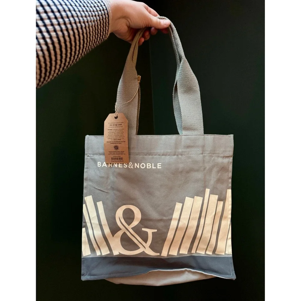 NWT Barnes Noble Canvas Tote‎ Bag Ampersand Book Stack Graphic